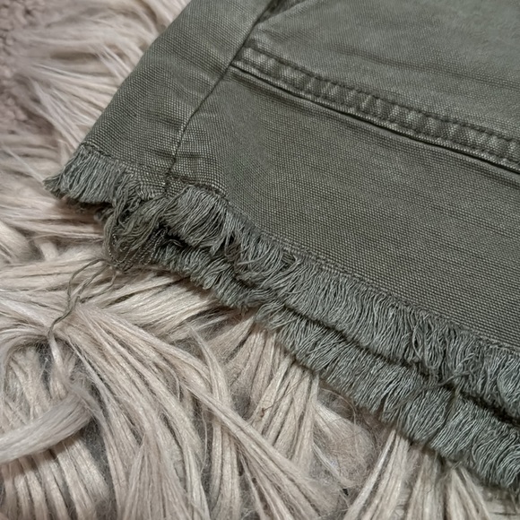 AE Hi Rise Festival-Stretch-Sz 4-Olive Green-Raw Hem - Picture 5 of 11